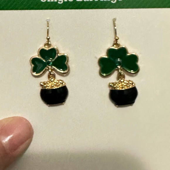 Way to Celebrate St. Patrick's Day Pot of Gold Fishhook Dangle Earrings NWT - Picture 5 of 8